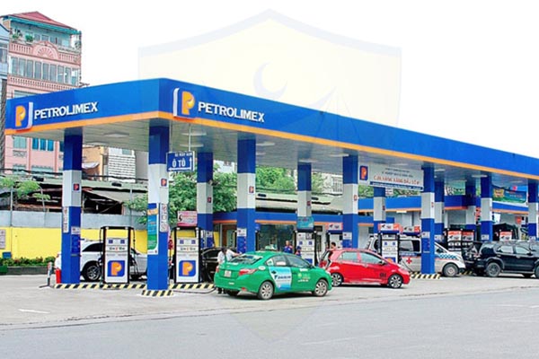 Hành động “nã đạn” trước cửa hàng xăng dầu bị xử phạt thế nào?